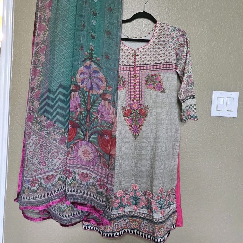Pakistani New Kameez Shalwar Dupatta Pit To Pit 20.5 Inch Medium Size